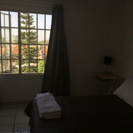 Casa Bravia - Hostal Para Mujeres Гвадалахара Экстерьер фото